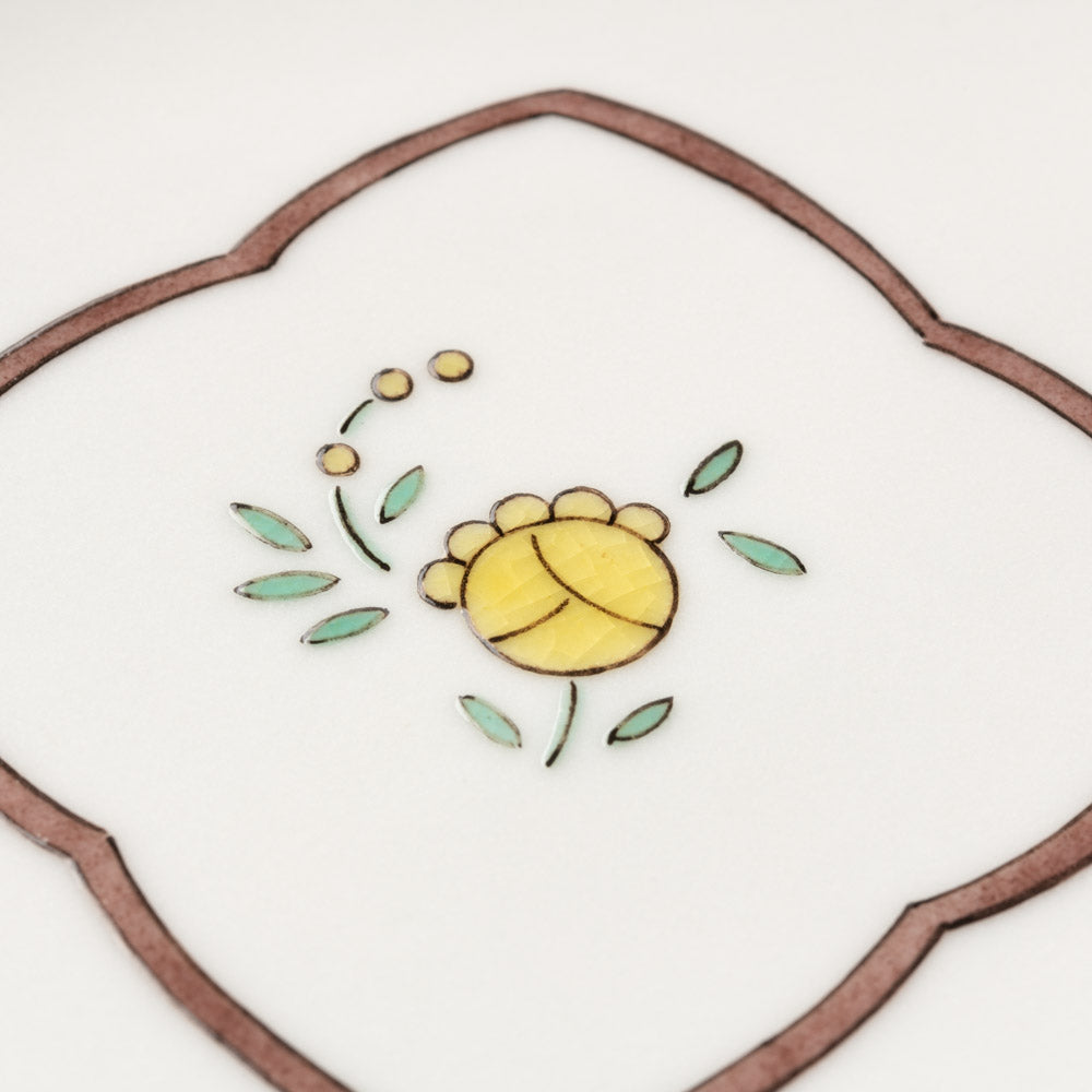 九谷焼工房花もん 丸皿(黄花) 九谷焼工房花もん 九谷焼