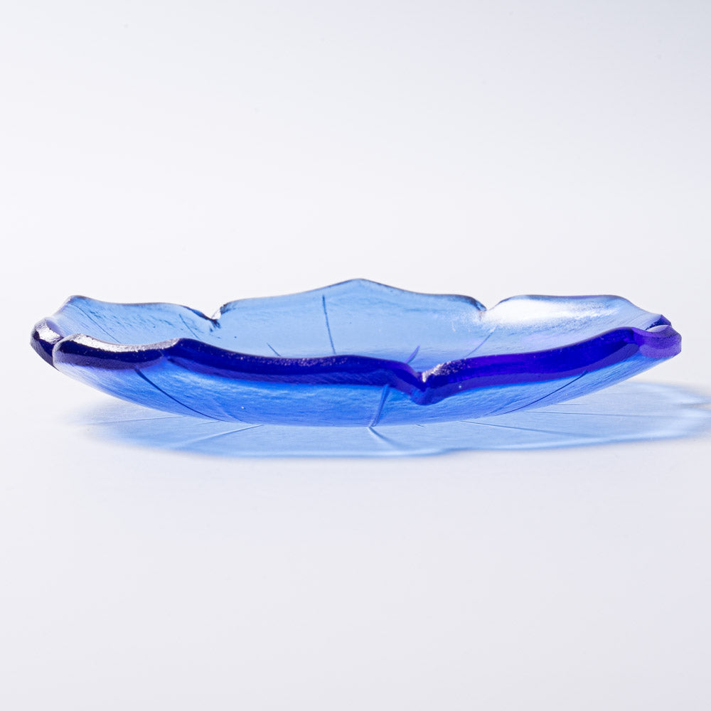 ガラス作家 佐々木翔子 花型豆皿 ブルー ¥2,750 大人の焼き物