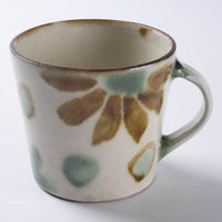 やちむん工房瀬底島ポタリー マグカップ 花柄ドット茶と緑 やちむん工房瀬底島ポタリー やちむん