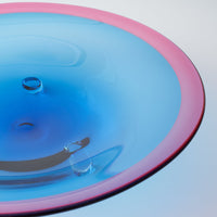 ガラス作家 梶原理恵子 三つ足バイカラープレート レッド×ブルー ガラス作家 梶原理恵子 ガラスもの