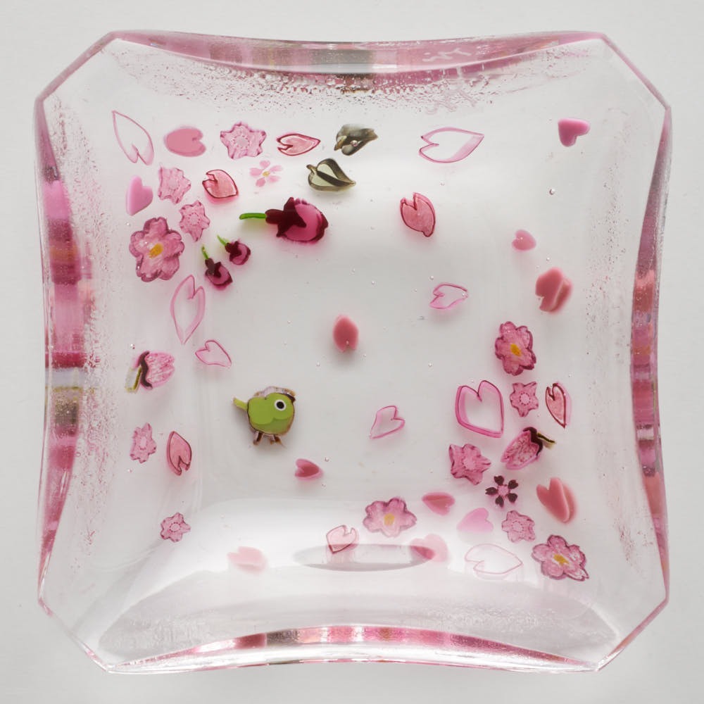 ガラス作家 三留  舞 桜咲く まめ皿 ガラス作家 三留舞 ガラスもの