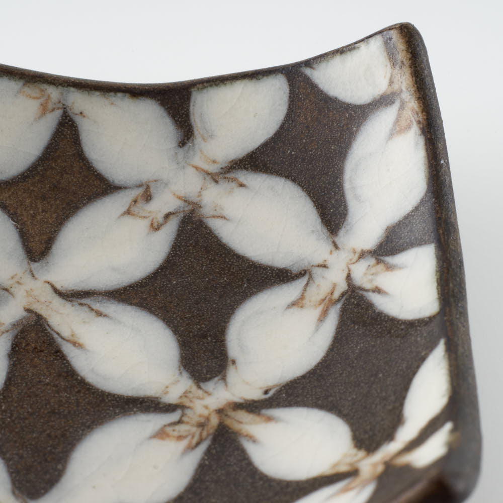 作家 園田空也 スリップウェア 角豆鉢 白花 生楽陶苑 陶磁器作家もの