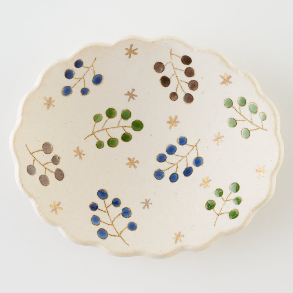 作家 岡洋美 青い実紋花型豆皿 – 大人の焼き物