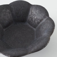 作家 青柳憲儀 黒釉 輪花鉢(S) 作家 青柳憲儀 陶磁器作家もの