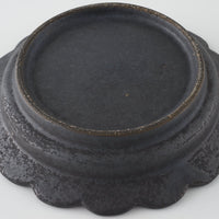 作家 青柳憲儀 黒釉 輪花5寸リム皿 作家 青柳憲儀 陶磁器作家もの