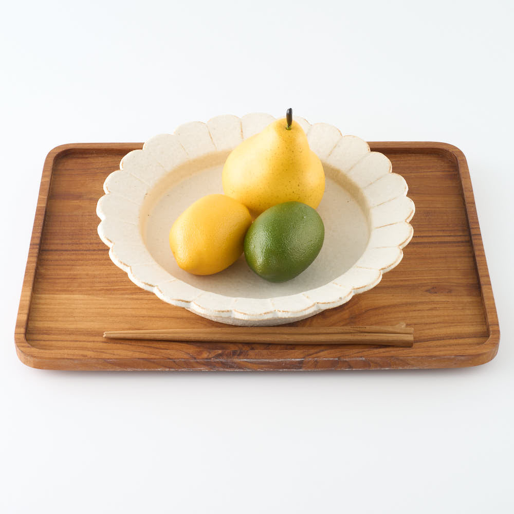 作家 青柳憲儀 白釉 輪花8寸リム皿 作家 青柳憲儀 陶磁器作家もの
