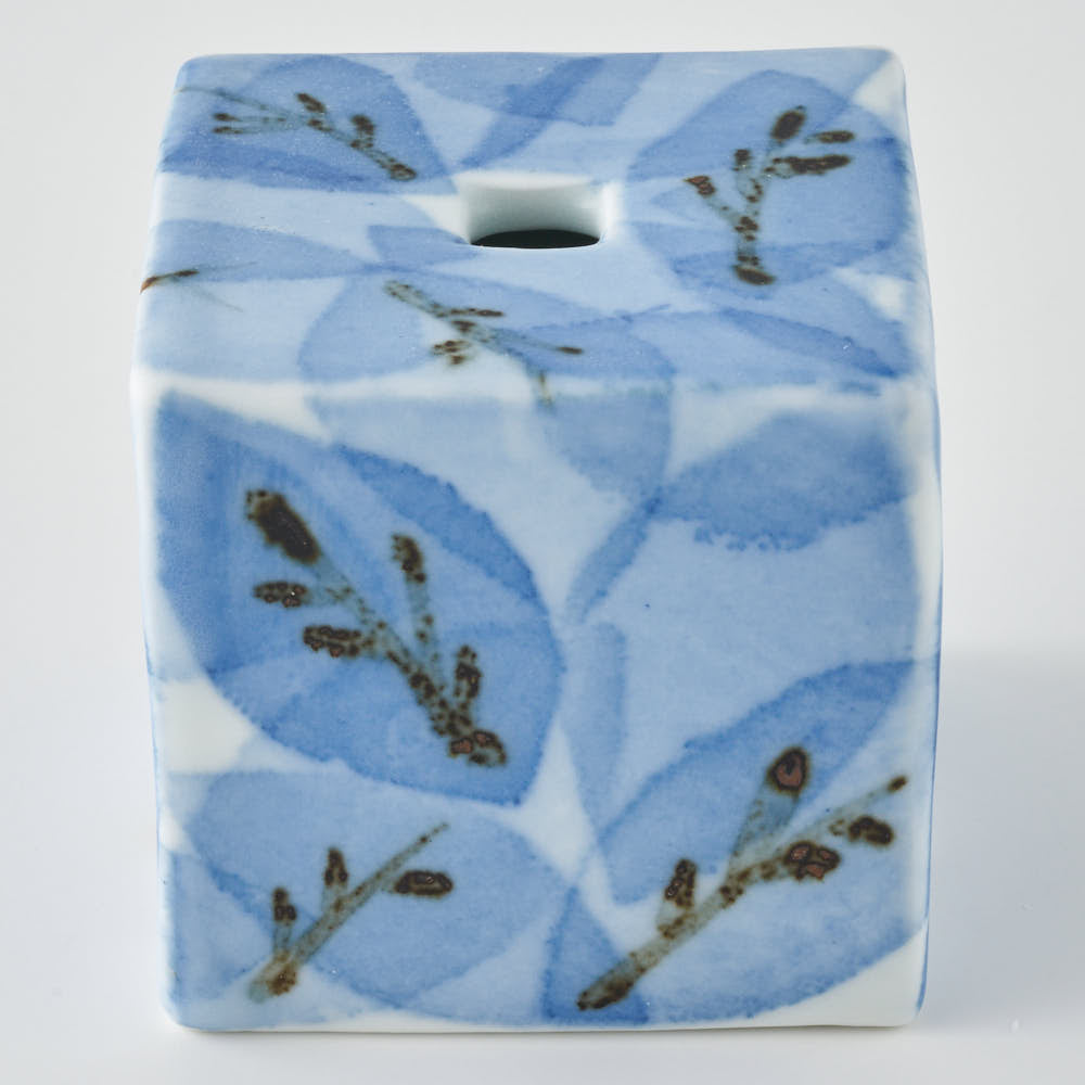 壮明窯 染付木の葉文角花入れ(小) 壮明窯 陶磁器作家もの