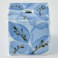 壮明窯 染付木の葉文角花入れ(小) 壮明窯 陶磁器作家もの