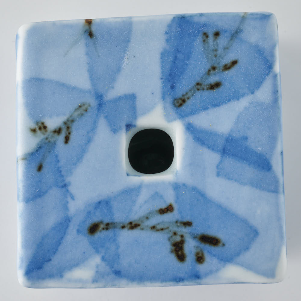 壮明窯 染付木の葉文角花入れ(小) 壮明窯 陶磁器作家もの