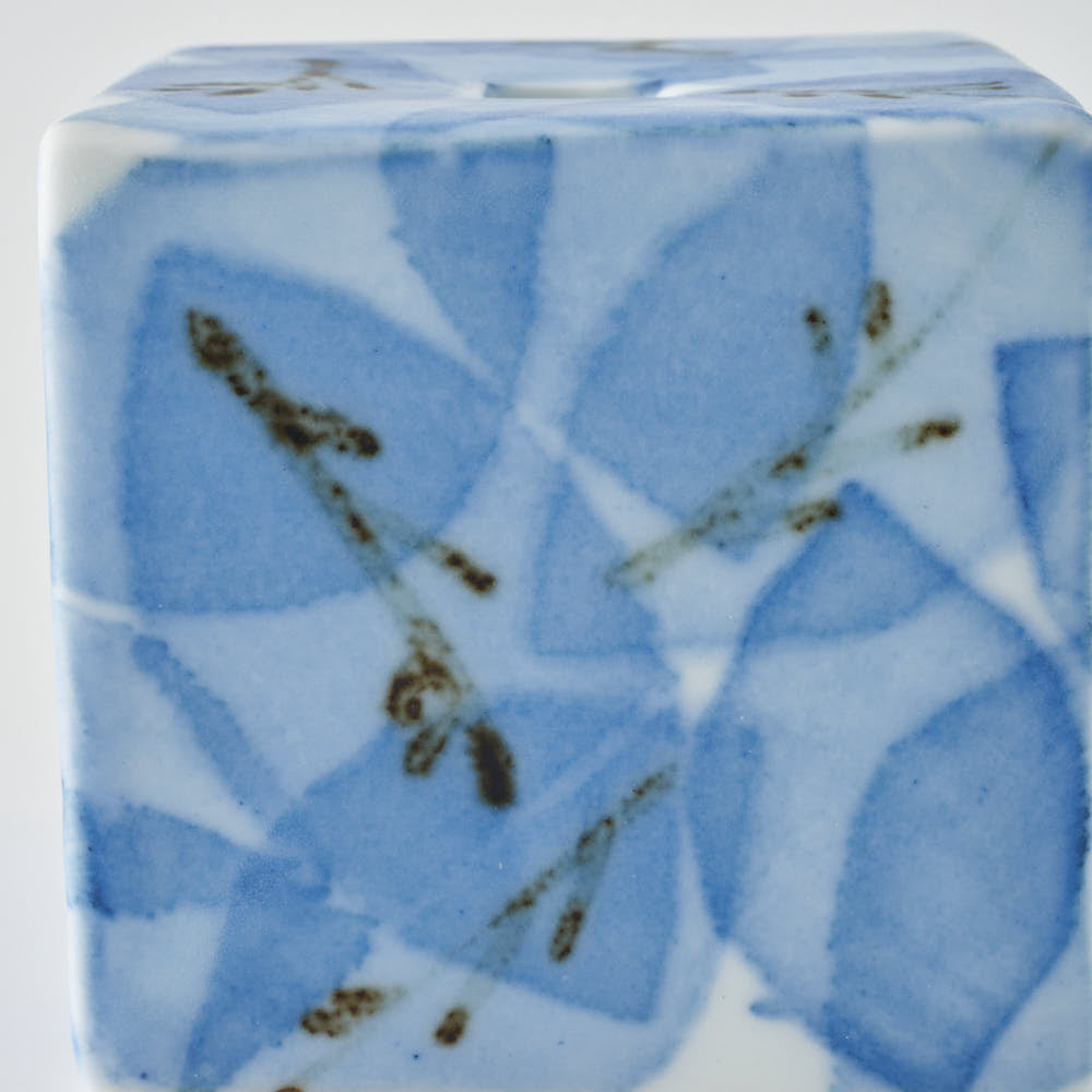 壮明窯 染付木の葉文角花入れ(小) 壮明窯 陶磁器作家もの