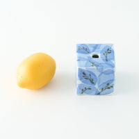 壮明窯 染付木の葉文角花入れ(小) 壮明窯 陶磁器作家もの