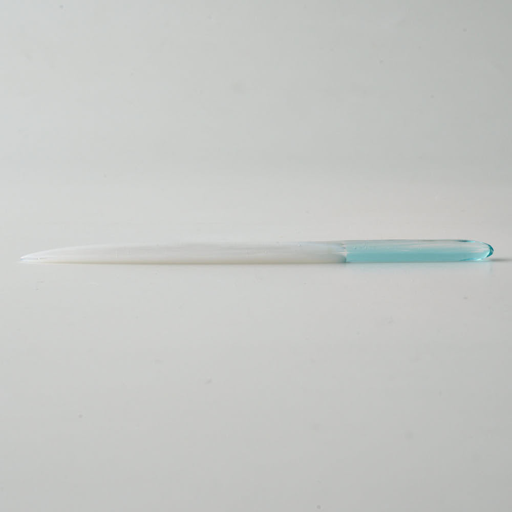 ガラス作家 佐々木翔子 硝子菓子切り ホワイト×ライトブルー ガラス作家 佐々木翔子 ガラスもの