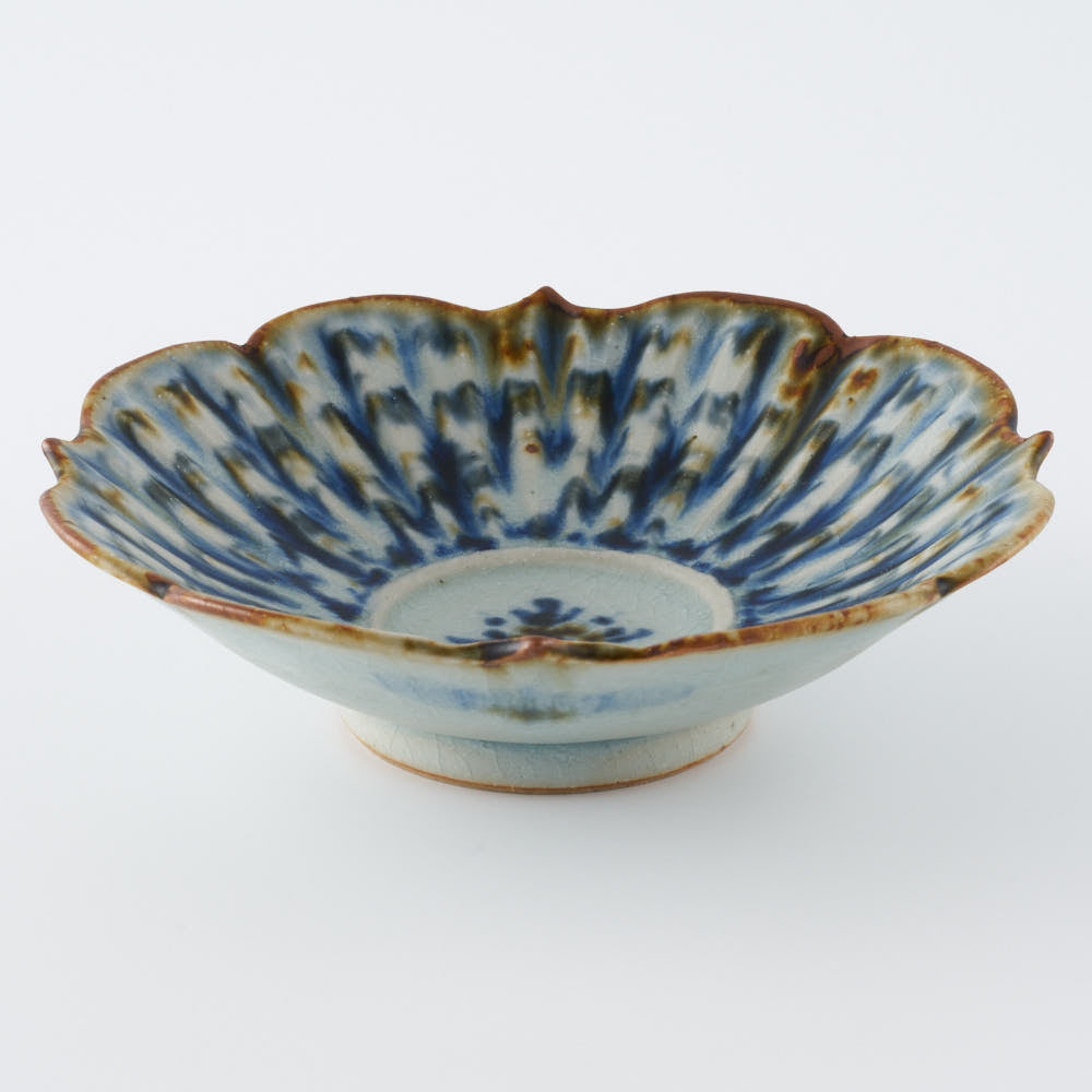 砥部焼 陶房遊 輪花平鉢(小) 錆青 ¥4,290 大人の焼き物