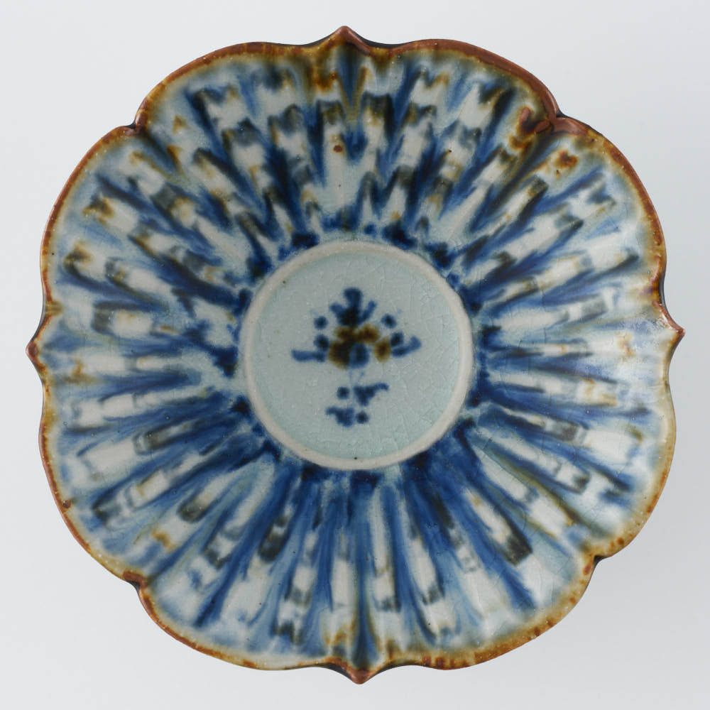 砥部焼　砥部窯　青い花柄の鉢・小鉢セットなずな文 砥部焼 陶彩窯 小花文 7寸深皿 青｜和食器通販 四季折折 – 四季折折