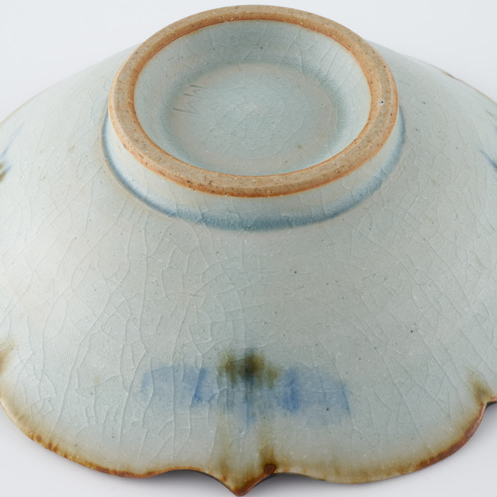 砥部焼 陶房遊 輪花平鉢(小) 錆青