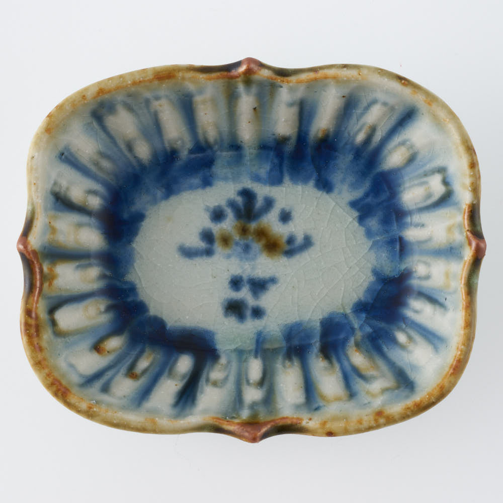 砥部焼 陶房遊 輪花長方鉢（豆）錆青 ¥2,200 大人の焼き物