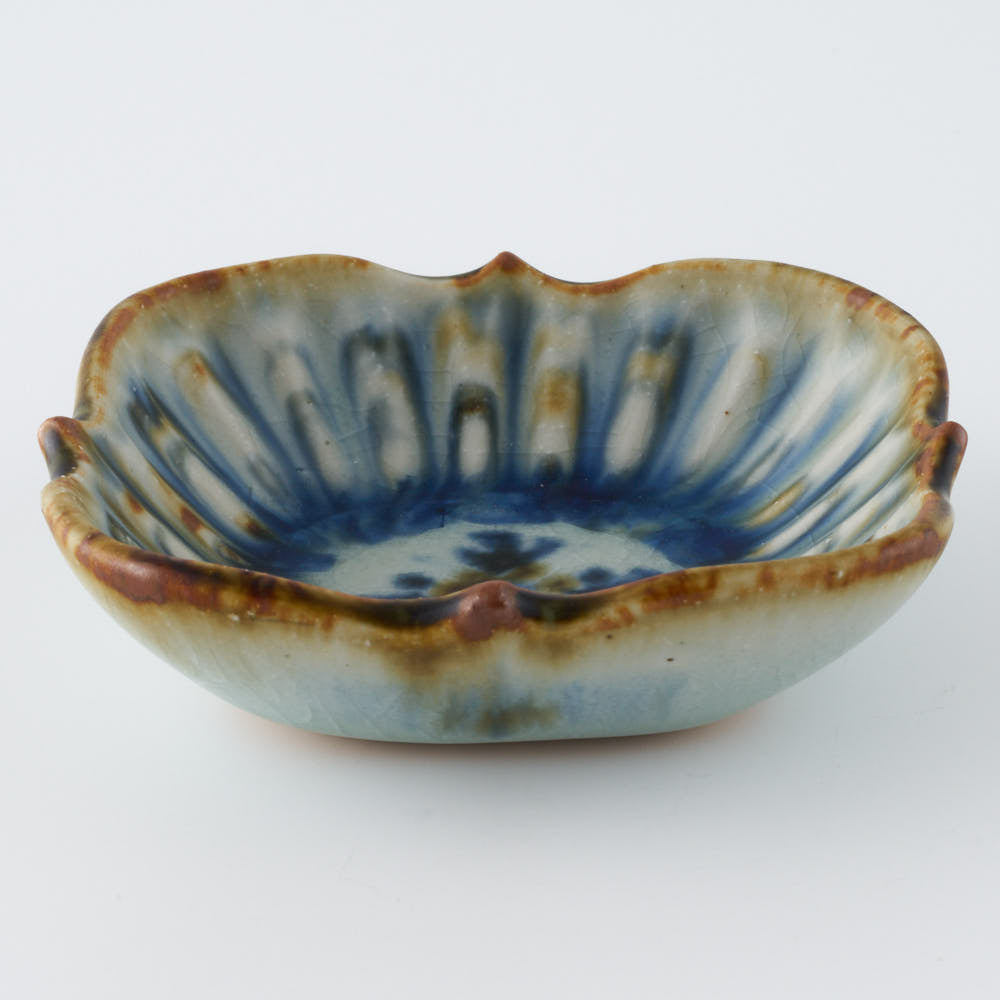 砥部焼 陶房遊 輪花角鉢(豆)錆青