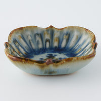 砥部焼 陶房遊 輪花角鉢(豆)錆青