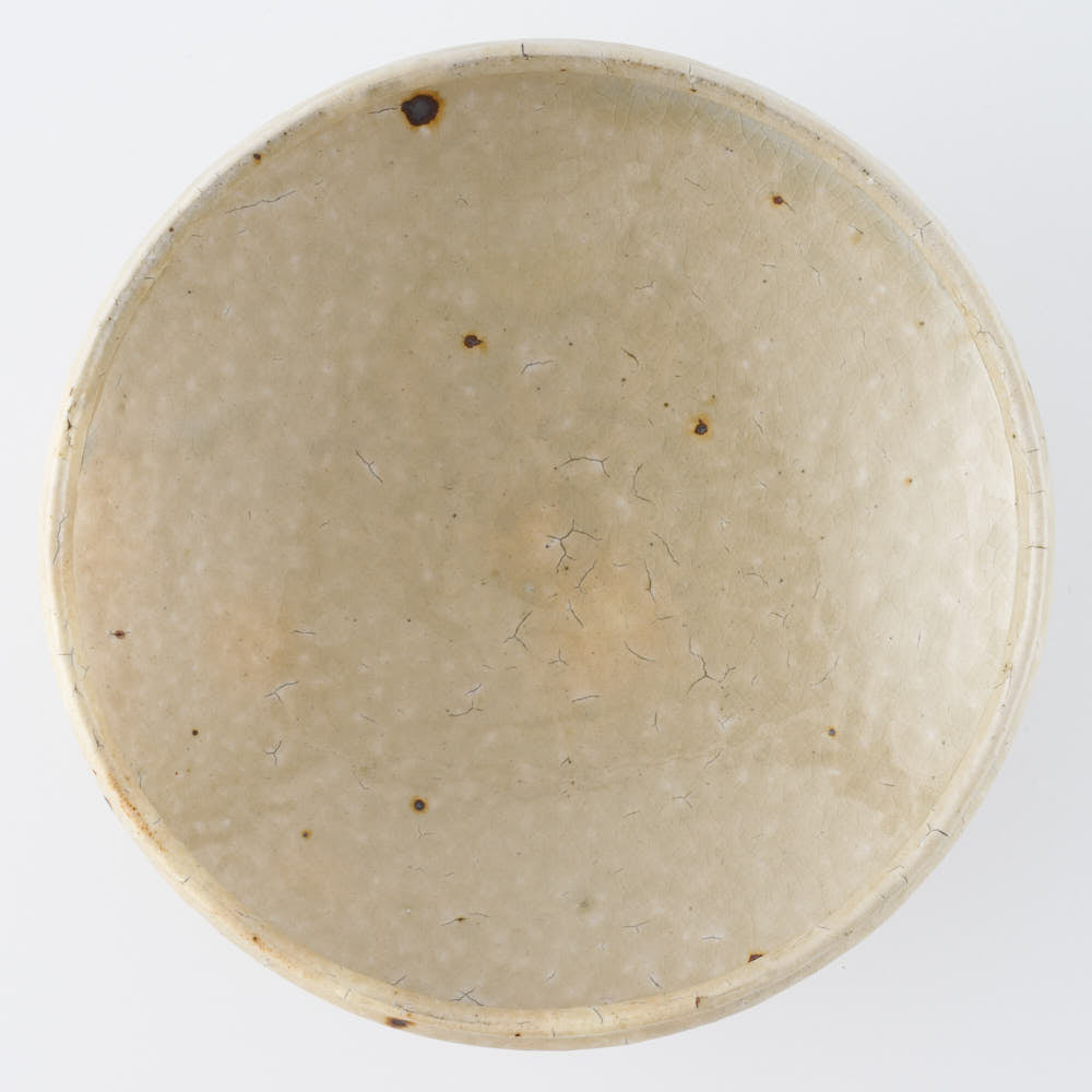 中村哲雄 丸縁鉢 6寸 作家 中村哲雄 粉引 丸縁鉢(6寸) ¥3,740 大人の焼き物