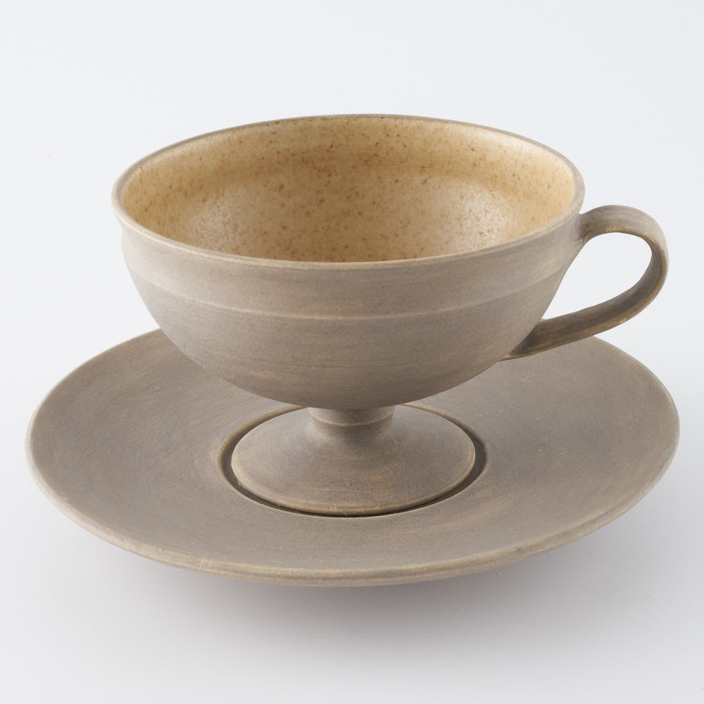 作家 児玉修治 ティーカップ＆ソーサー リネン ¥8,800 大人の焼き物