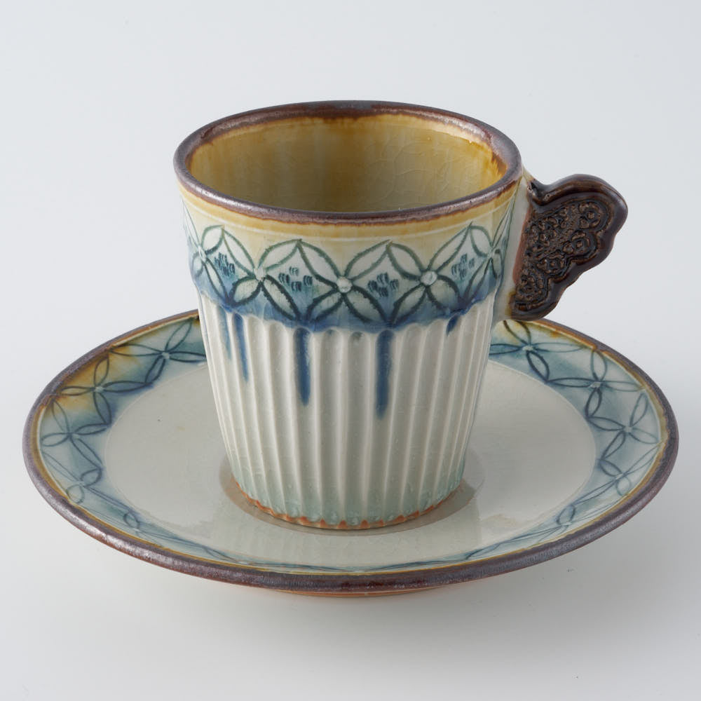 作家 小國美智子 デミタスカップ(蝶) 作家 小國美智子 陶磁器作家もの