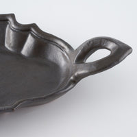 作家 古角志奈帆 トンガリ取手フリル長皿 matt black 作家 古角志奈帆 陶磁器作家もの