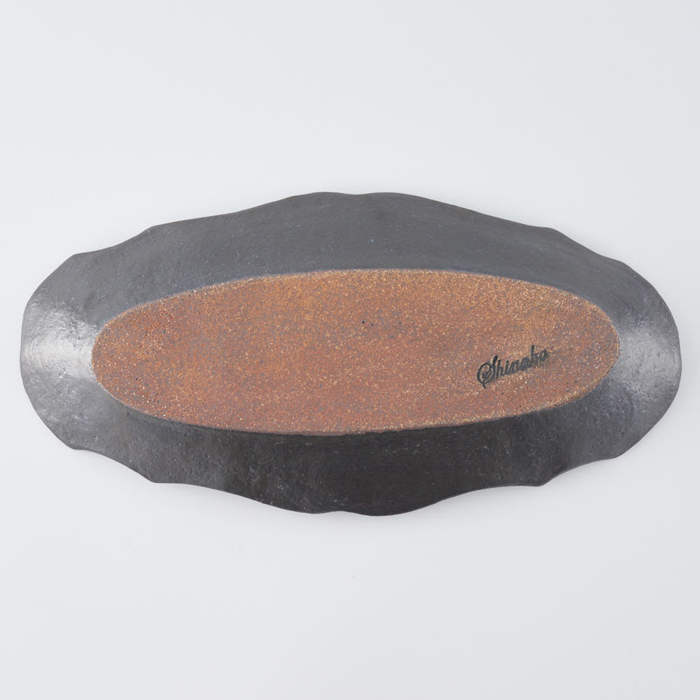 作家 古角志奈帆 線文フリル長方鉢 matt black 作家 古角志奈帆 陶磁器作家もの