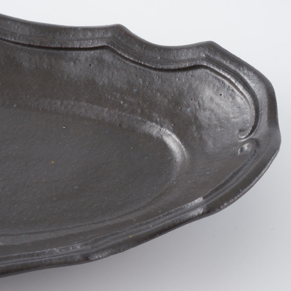 作家 古角志奈帆 線文フリル長方鉢 matt black 作家 古角志奈帆 陶磁器作家もの