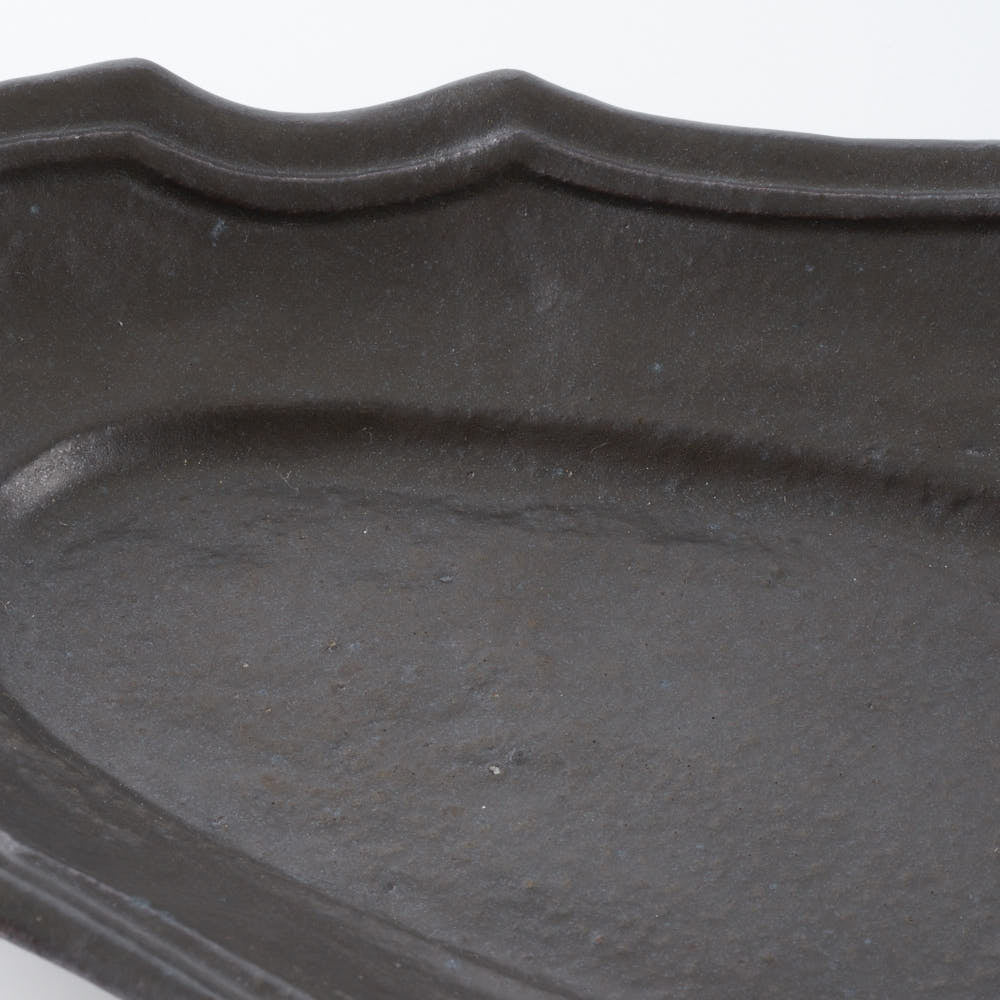 作家 古角志奈帆 線文フリル長方鉢 matt black 作家 古角志奈帆 陶磁器作家もの