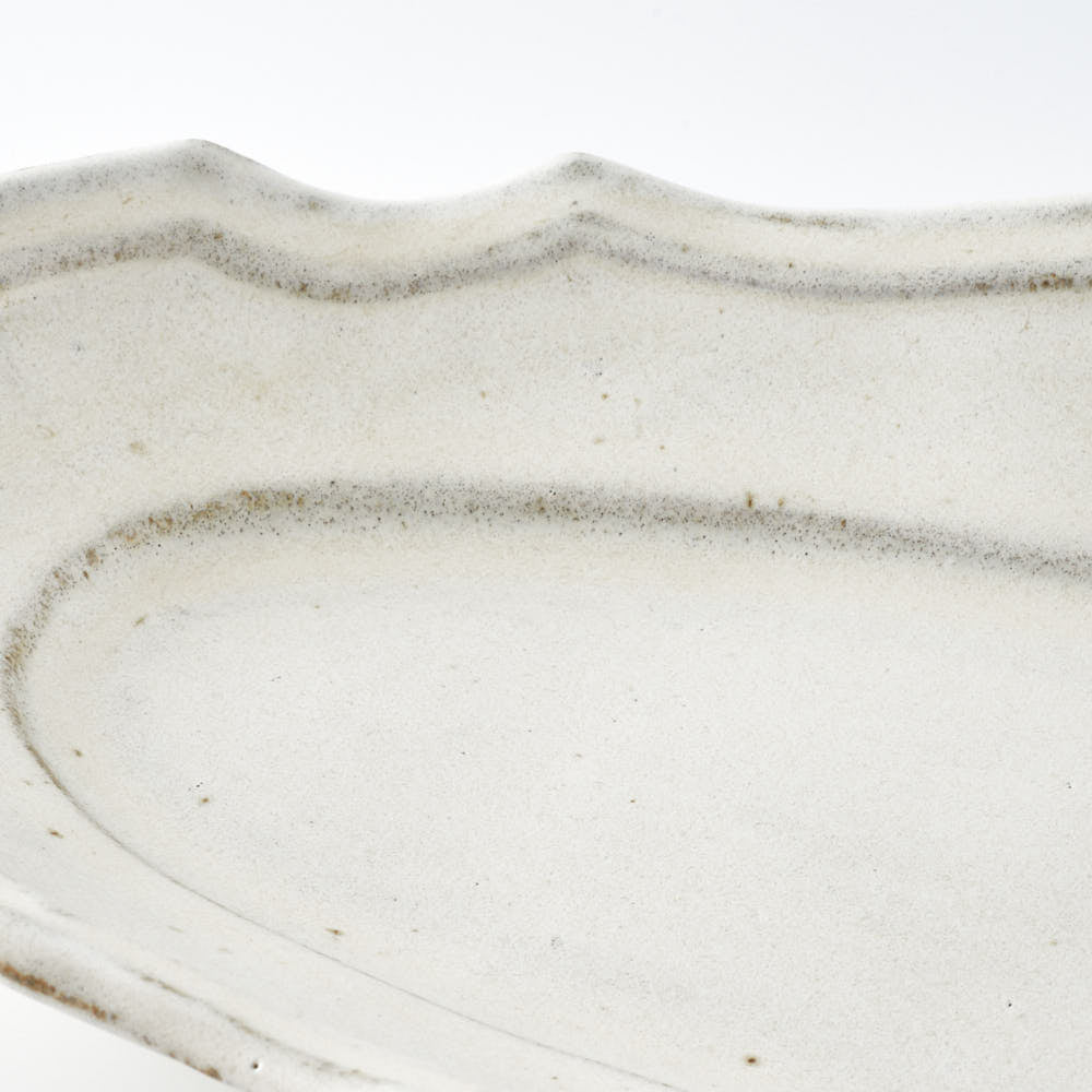 作家 古角志奈帆 線文フリル長方鉢 white brown 作家 古角志奈帆 陶磁器作家もの