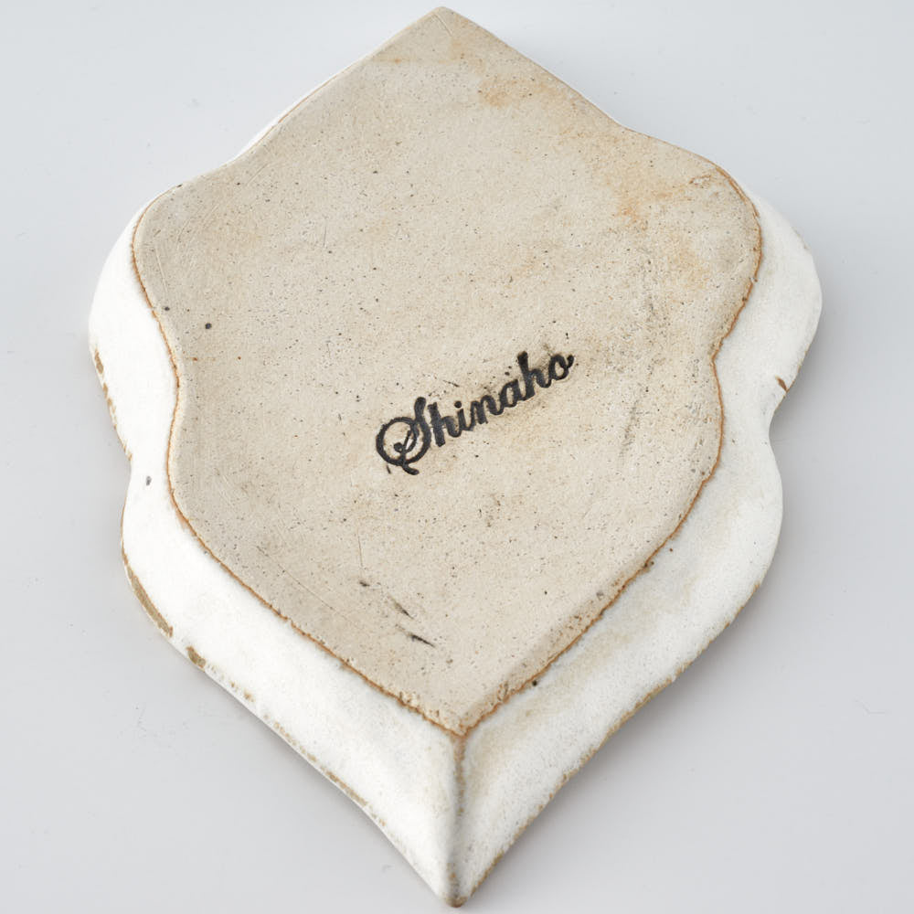 作家 古角志奈帆 クリスマスローズ文小皿 white brown 作家 古角志奈帆 陶磁器作家もの