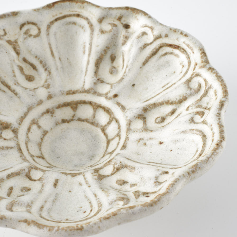 作家 古角志奈帆 レース小皿 white brown 作家 古角志奈帆 陶磁器作家もの