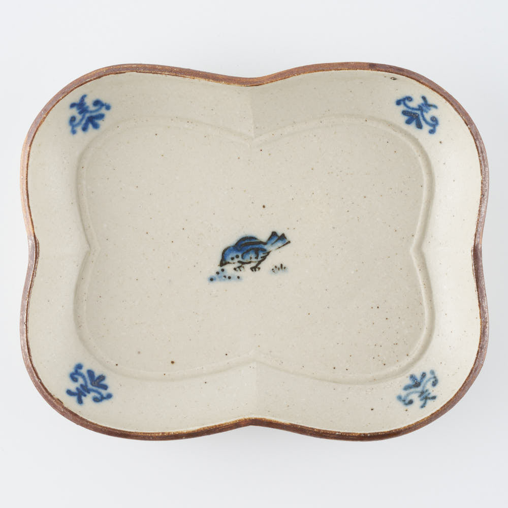 作家 中西申幸 四ツ葉絵皿（中）啄み ¥4,400 大人の焼き物