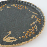 作家 田中遼馬 なみなみプレート195mm/ミモザ白鳥/ネイビー 苔色工房 陶磁器作家もの