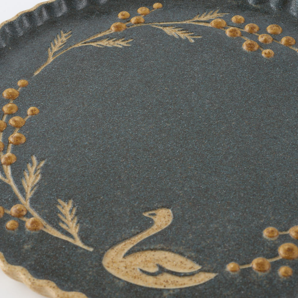 作家 田中遼馬 なみなみプレート195mm/ミモザ白鳥/ネイビー 苔色工房 陶磁器作家もの