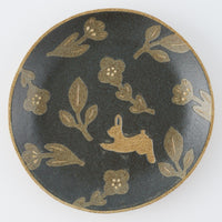 作家 田中遼馬 丸プレート175mm/花柄ウサギ/重ねネイビー