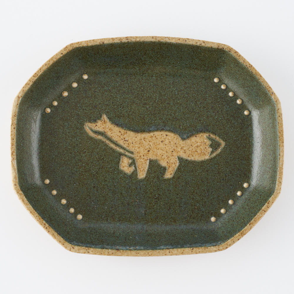 作家 田中遼馬 長八角小皿/キツネ/モスグリーン