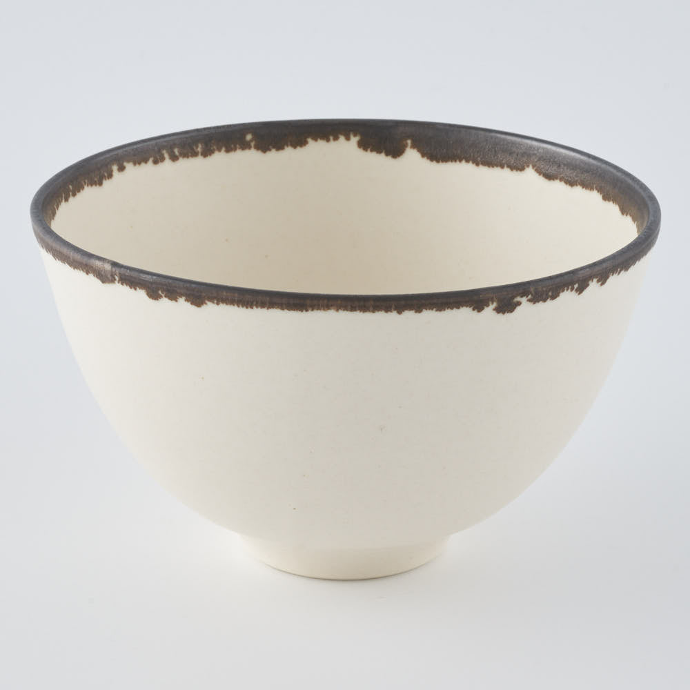 青森 作家の手描きトラノオ絵付け 　　　　 大きな陶器ボウル 作家 日野武 アイボリーボウル ¥3,080 大人の焼き物