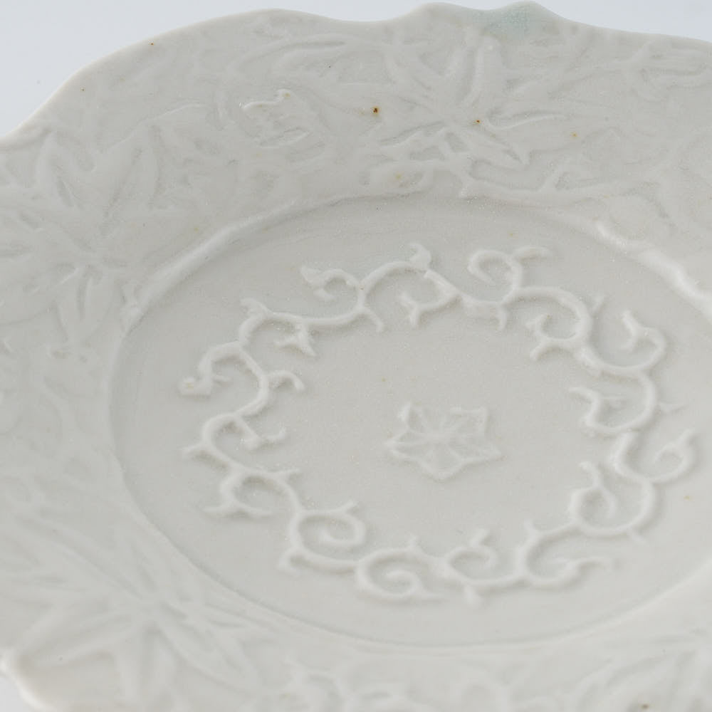 作家 前田麻美 青白磁 花唐草稜花 豆皿