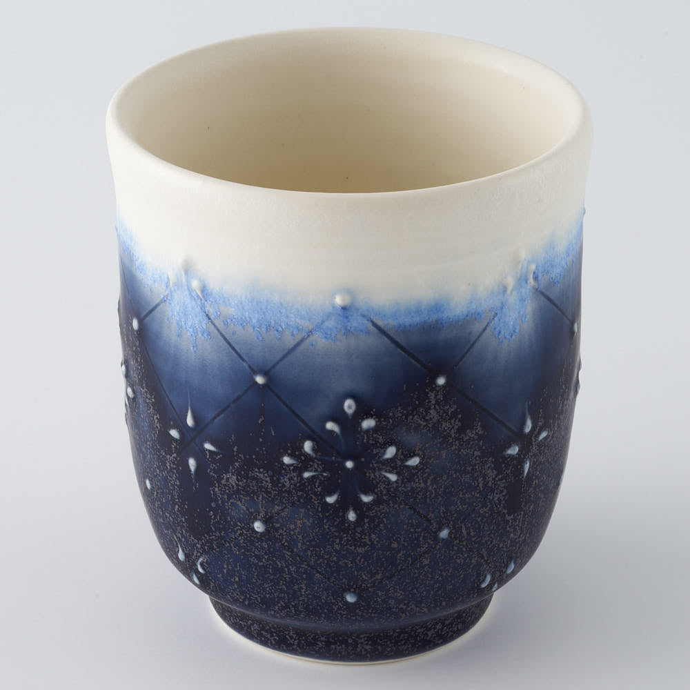 作家 佐藤美季 湯呑み(紺) ¥2,970 大人の焼き物