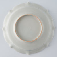 作家 鈴木まどか 輪花彫花紋六寸皿