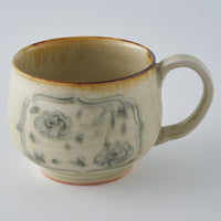 作家 鈴木まどか 彫花文マグ