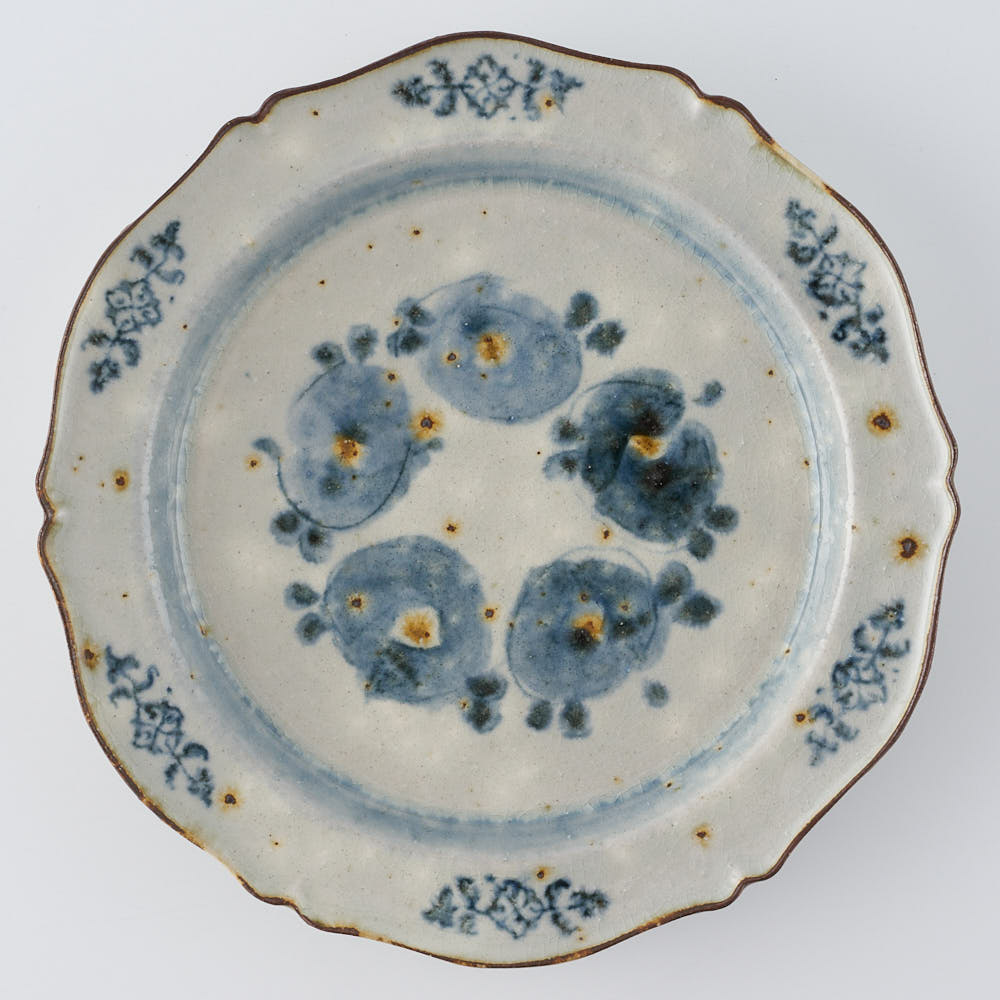 作家 市野吉記 安南手 輪花皿 8 ¥5,500 大人の焼き物