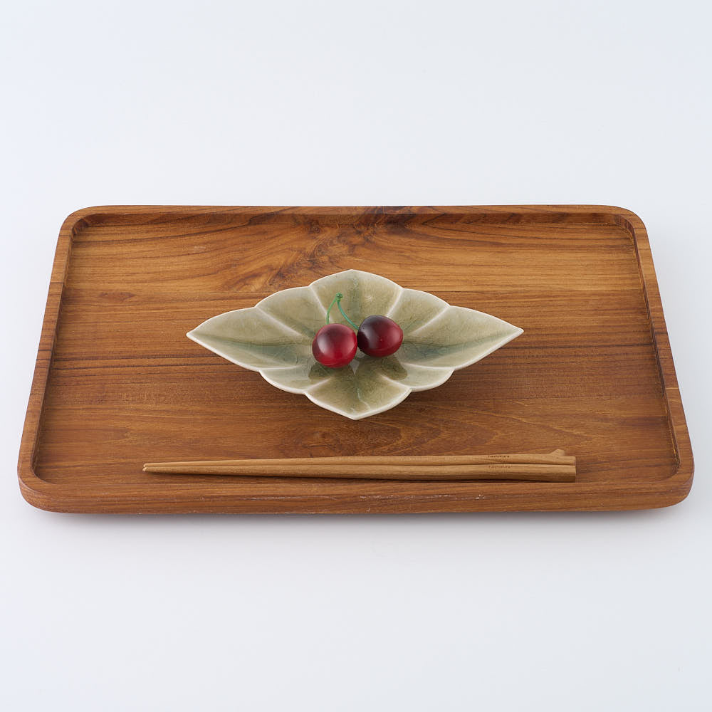 作家 宮田竜司 灰釉 菱形皿（小） ¥3,080 大人の焼き物