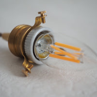 作家 鯨井円美 照明 群青