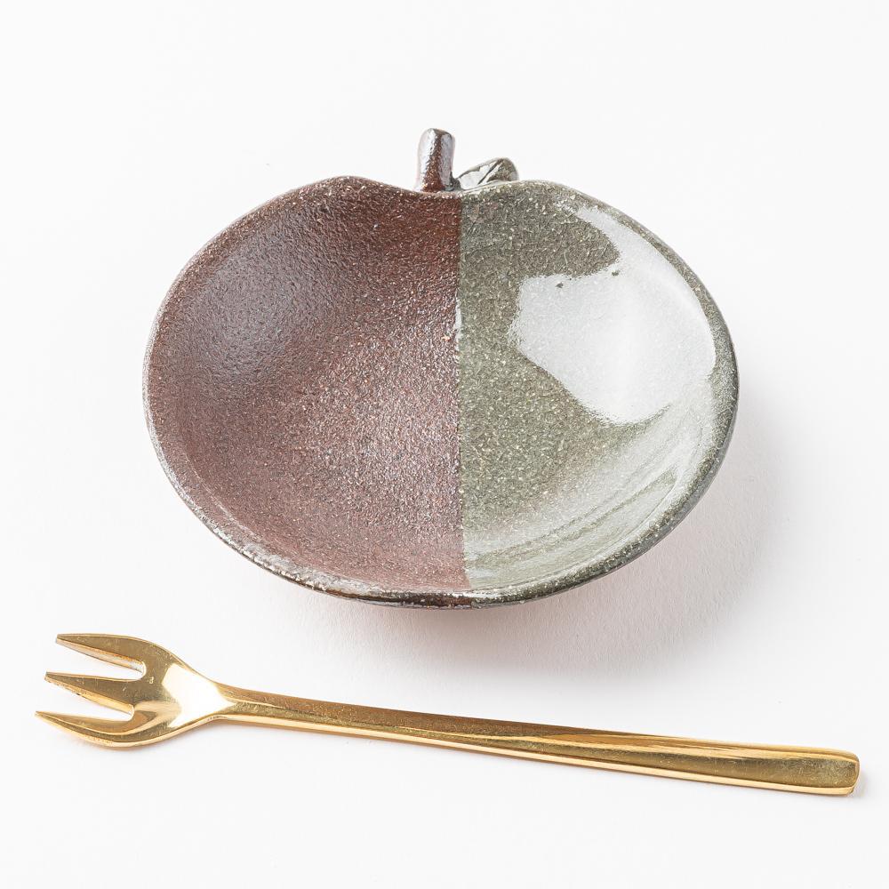 津軽金山焼 りんご豆皿 ¥990 大人の焼き物