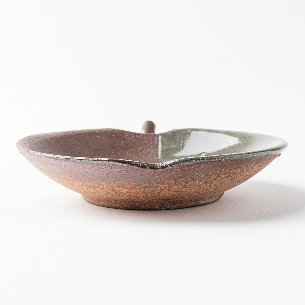 津軽金山焼 りんご豆皿 ¥990 大人の焼き物