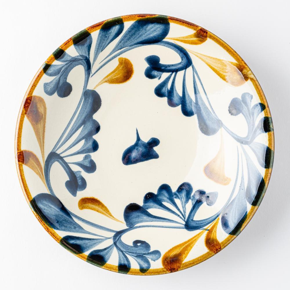 やちむん 陶眞窯 7寸皿 染付 ゴスアメ唐草 ¥4,980 大人の焼き物