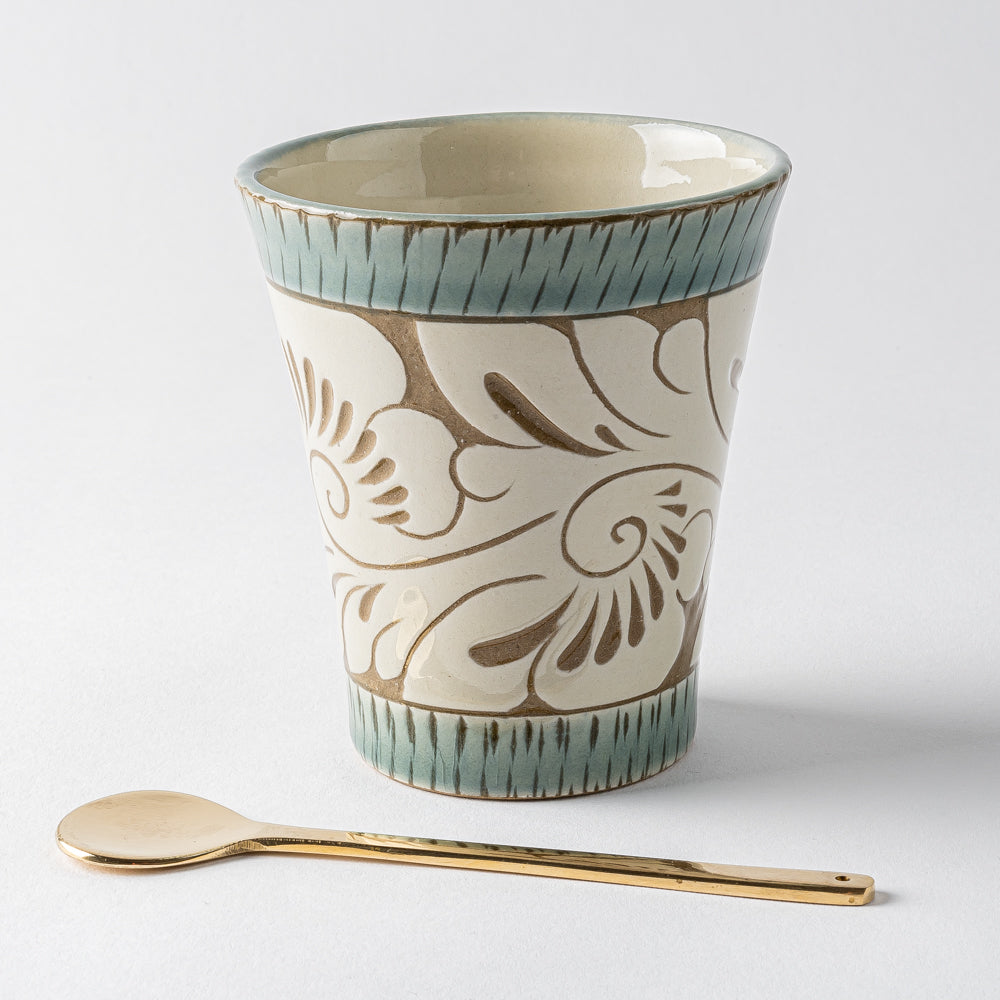 やちむん 育陶園 唐草線彫 フリーカップ中 緑釉唐草白抜 やちむん 育陶園 やちむん