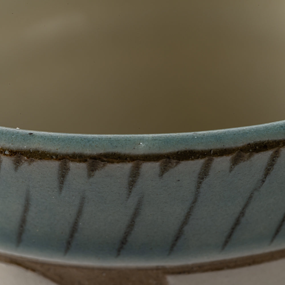 やちむん 育陶園 唐草線彫 フリーカップ中 緑釉唐草白抜 やちむん 育陶園 やちむん